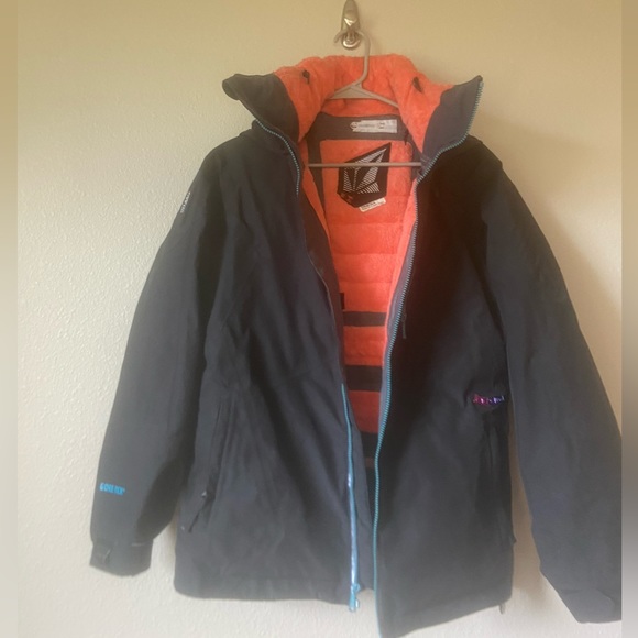 Volcom Gortex Snow Jacket - Picture 4 of 7